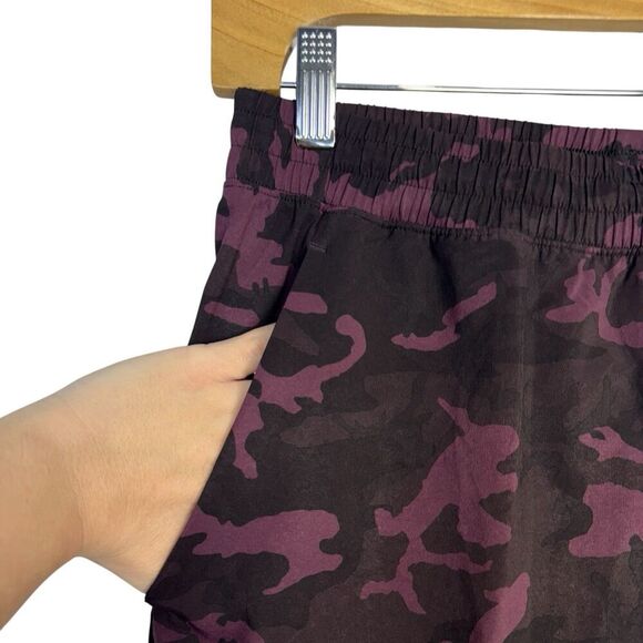 NWOT Lululemon Pace Breaker Short 9” Lined Size M Incognito Camo Red Black Gym - Picture 7 of 12